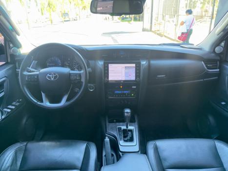 TOYOTA Hilux SW4 2.8 16V 4P SRX 4X4 7 LUGARES TURBO DIESEL AUTOM�TICO, Foto 8