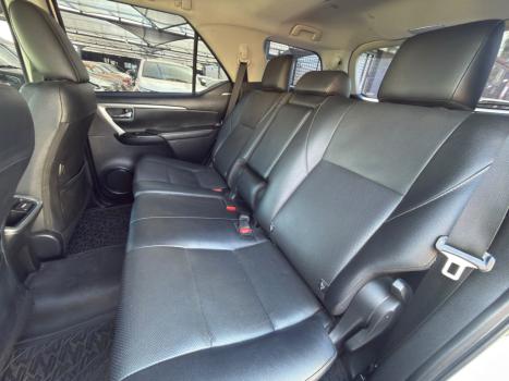 TOYOTA Hilux SW4 2.8 16V 4P SRX 4X4 7 LUGARES TURBO DIESEL AUTOM�TICO, Foto 13