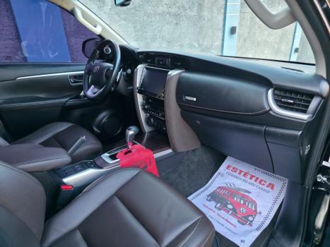 TOYOTA Hilux SW4 2.8 4P SRX 4X4 TURBO DIESEL AUTOM�TICO, Foto 7