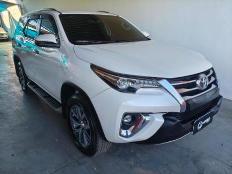 TOYOTA Hilux SW4 2.8 16V 4P SRX 4X4 7 LUGARES TURBO DIESEL AUTOM�TICO, Foto 2