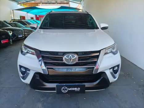 TOYOTA Hilux SW4 2.8 16V 4P SRX 4X4 7 LUGARES TURBO DIESEL AUTOM�TICO, Foto 1
