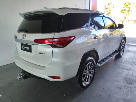 TOYOTA Hilux SW4 2.8 16V 4P SRX 4X4 7 LUGARES TURBO DIESEL AUTOM�TICO, Foto 4