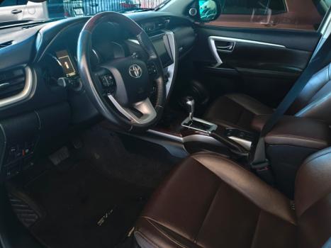 TOYOTA Hilux SW4 2.8 16V 4P SRX 4X4 7 LUGARES TURBO DIESEL AUTOM�TICO, Foto 8