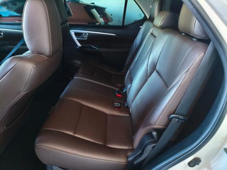 TOYOTA Hilux SW4 2.8 16V 4P SRX 4X4 7 LUGARES TURBO DIESEL AUTOM�TICO, Foto 9