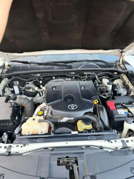 TOYOTA Hilux SW4 2.8 4P SRX 4X4 DIAMOND 7 LUGARES TURBO DIESEL AUTOM�TICO, Foto 8