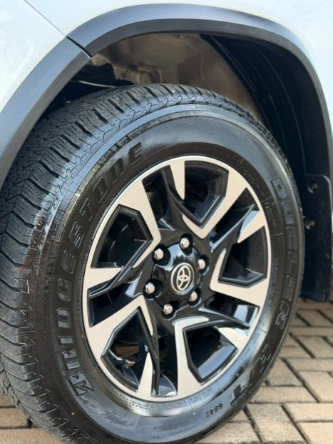 TOYOTA Hilux SW4 2.8 4P SRX 4X4 DIAMOND 7 LUGARES TURBO DIESEL AUTOM�TICO, Foto 15