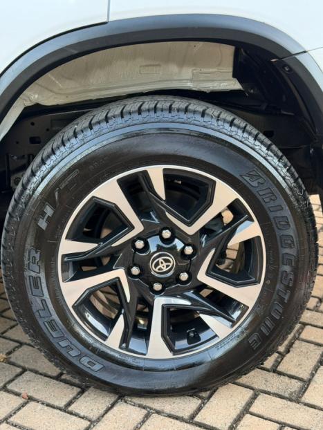TOYOTA Hilux SW4 2.8 4P SRX 4X4 DIAMOND 7 LUGARES TURBO DIESEL AUTOM�TICO, Foto 16