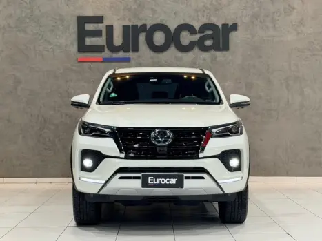 TOYOTA Hilux SW4 2.8 16V 4P GR-S 7 LUGARES 4X4 TURBO DIESEL AUTOM�TICO, Foto 2