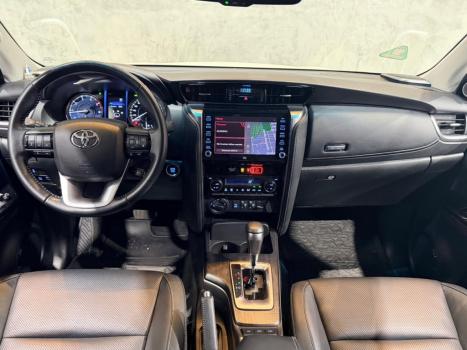 TOYOTA Hilux SW4 2.8 16V 4P GR-S 7 LUGARES 4X4 TURBO DIESEL AUTOM�TICO, Foto 12