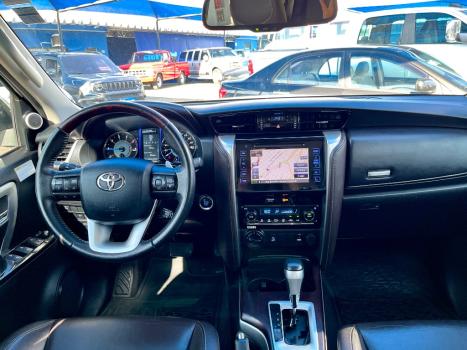TOYOTA Hilux SW4 2.8 16V 4P SRX 4X4 7 LUGARES TURBO DIESEL AUTOM�TICO, Foto 6