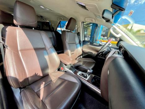 TOYOTA Hilux SW4 2.8 16V 4P SRX 4X4 7 LUGARES TURBO DIESEL AUTOM�TICO, Foto 8