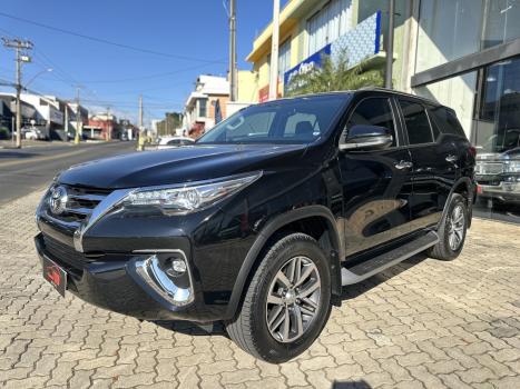 TOYOTA Hilux SW4 2.8 16V 4P SRX 4X4 7 LUGARES TURBO DIESEL AUTOM�TICO, Foto 2