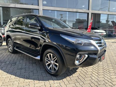 TOYOTA Hilux SW4 2.8 16V 4P SRX 4X4 7 LUGARES TURBO DIESEL AUTOM�TICO, Foto 3