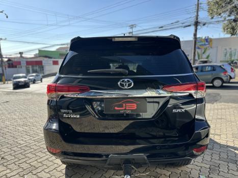 TOYOTA Hilux SW4 2.8 16V 4P SRX 4X4 7 LUGARES TURBO DIESEL AUTOM�TICO, Foto 4