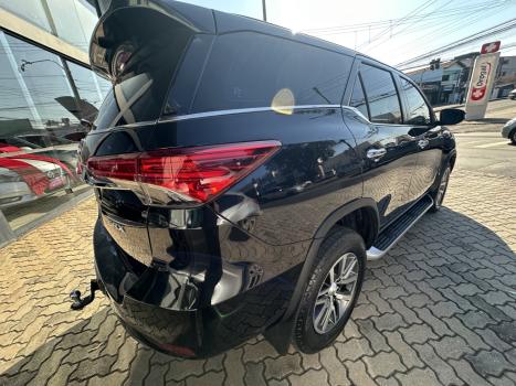 TOYOTA Hilux SW4 2.8 16V 4P SRX 4X4 7 LUGARES TURBO DIESEL AUTOM�TICO, Foto 6