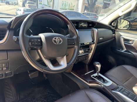 TOYOTA Hilux SW4 2.8 16V 4P SRX 4X4 7 LUGARES TURBO DIESEL AUTOM�TICO, Foto 9