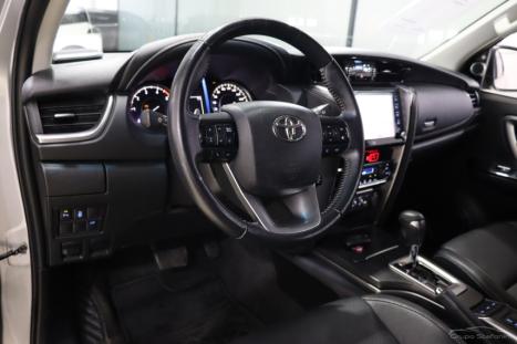 TOYOTA Hilux SW4 2.8 16V 4P SRX 4X4 7 LUGARES TURBO DIESEL AUTOM�TICO, Foto 4