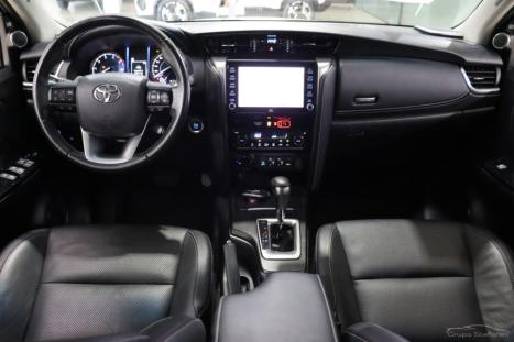 TOYOTA Hilux SW4 2.8 16V 4P SRX 4X4 7 LUGARES TURBO DIESEL AUTOM�TICO, Foto 6