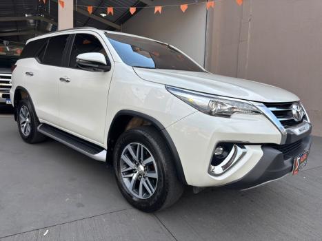 TOYOTA Hilux SW4 2.8 16V 4P SRX 4X4 7 LUGARES TURBO DIESEL AUTOM�TICO, Foto 1