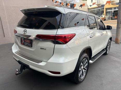 TOYOTA Hilux SW4 2.8 16V 4P SRX 4X4 7 LUGARES TURBO DIESEL AUTOM�TICO, Foto 9
