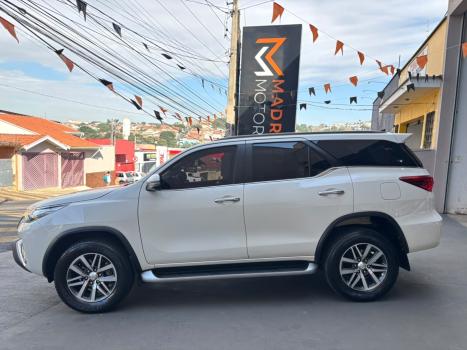 TOYOTA Hilux SW4 2.8 16V 4P SRX 4X4 7 LUGARES TURBO DIESEL AUTOM�TICO, Foto 11