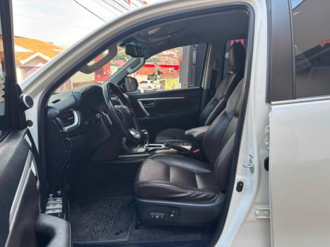 TOYOTA Hilux SW4 2.8 16V 4P SRX 4X4 7 LUGARES TURBO DIESEL AUTOM�TICO, Foto 13