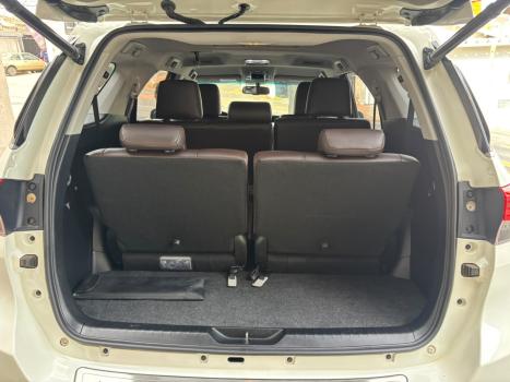 TOYOTA Hilux SW4 2.8 16V 4P SRX 4X4 7 LUGARES TURBO DIESEL AUTOM�TICO, Foto 18