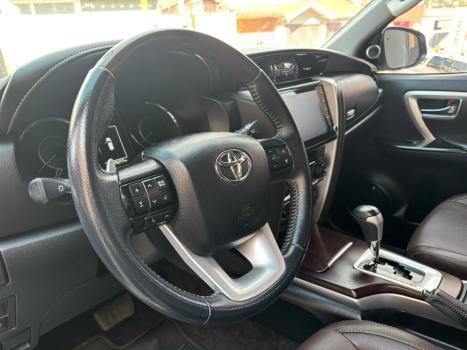 TOYOTA Hilux SW4 2.8 16V 4P SRX 4X4 7 LUGARES TURBO DIESEL AUTOM�TICO, Foto 21