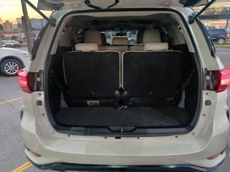TOYOTA Hilux SW4 2.8 16V 4P SRX 4X4 7 LUGARES TURBO DIESEL AUTOM�TICO, Foto 3