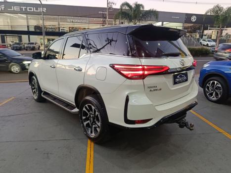 TOYOTA Hilux SW4 2.8 16V 4P SRX 4X4 7 LUGARES TURBO DIESEL AUTOM�TICO, Foto 8