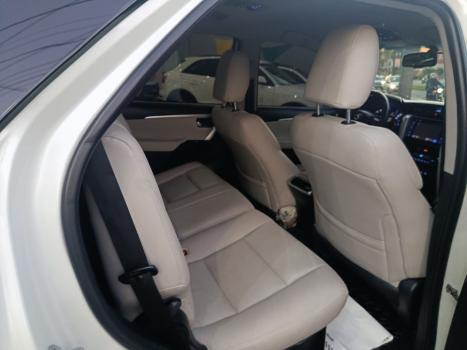 TOYOTA Hilux SW4 2.8 16V 4P SRX 4X4 7 LUGARES TURBO DIESEL AUTOM�TICO, Foto 17
