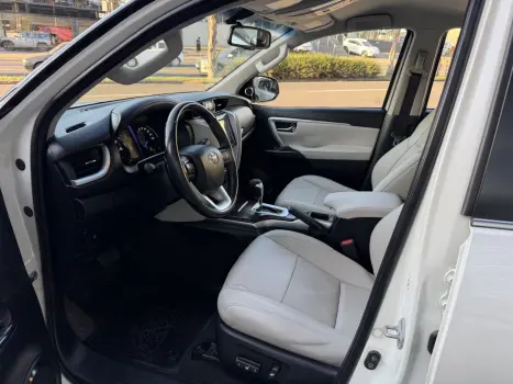 TOYOTA Hilux SW4 2.8 16V 4P SRX 4X4 7 LUGARES TURBO DIESEL AUTOM�TICO, Foto 20