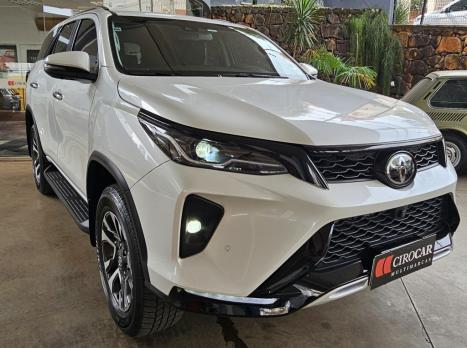 TOYOTA Hilux SW4 2.8 16V 4P SRX PLATINUM 4X4 7 LUGARES TURBO DIESEL AUTOM�TICO, Foto 1