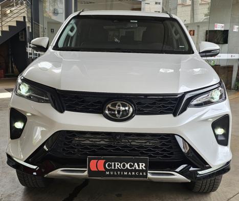 TOYOTA Hilux SW4 2.8 16V 4P SRX PLATINUM 4X4 7 LUGARES TURBO DIESEL AUTOM�TICO, Foto 2