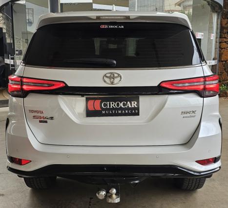 TOYOTA Hilux SW4 2.8 16V 4P SRX PLATINUM 4X4 7 LUGARES TURBO DIESEL AUTOM�TICO, Foto 6