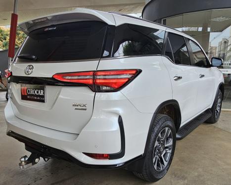 TOYOTA Hilux SW4 2.8 16V 4P SRX PLATINUM 4X4 7 LUGARES TURBO DIESEL AUTOM�TICO, Foto 7
