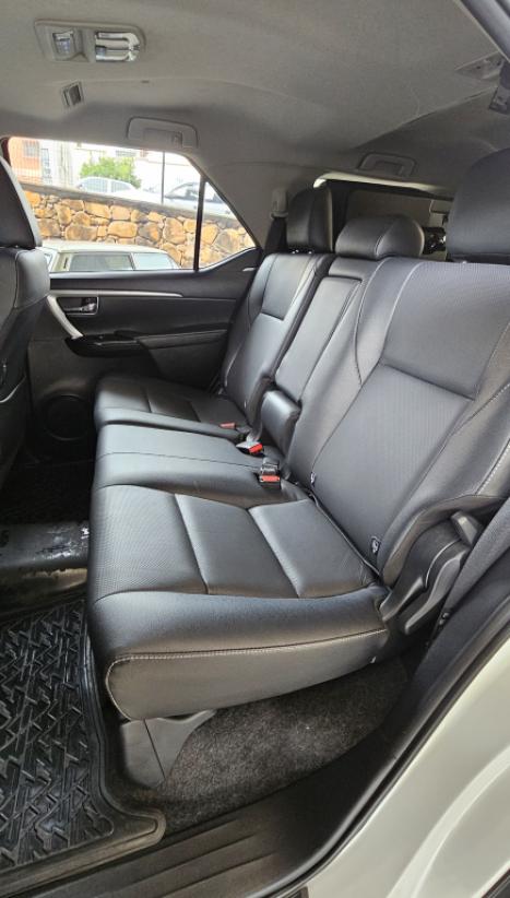 TOYOTA Hilux SW4 2.8 16V 4P SRX PLATINUM 4X4 7 LUGARES TURBO DIESEL AUTOM�TICO, Foto 11