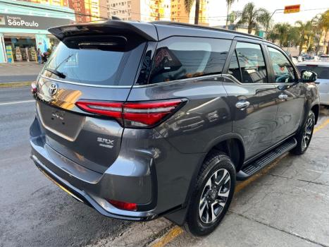 TOYOTA Hilux SW4 2.8 16V 4P SRX PLATINUM 4X4 7 LUGARES TURBO DIESEL AUTOM�TICO, Foto 7