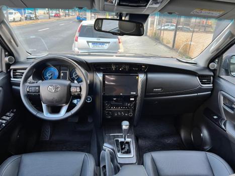 TOYOTA Hilux SW4 2.8 16V 4P SRX PLATINUM 4X4 7 LUGARES TURBO DIESEL AUTOM�TICO, Foto 8