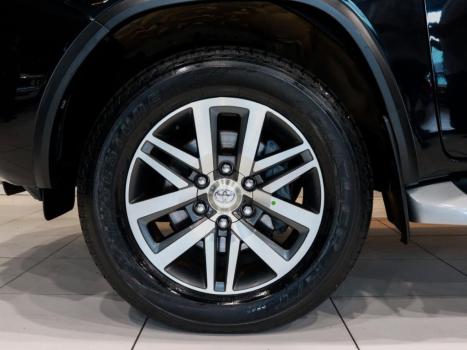 TOYOTA Hilux SW4 2.8 16V 4P SRX 4X4 7 LUGARES TURBO DIESEL AUTOM�TICO, Foto 17
