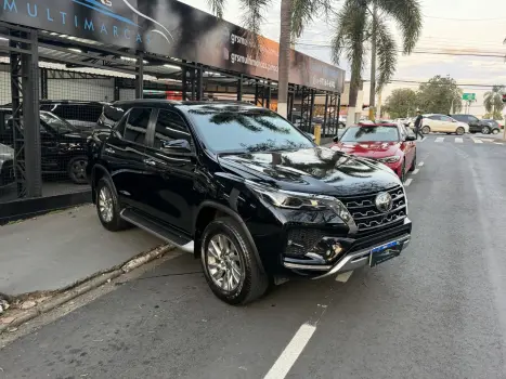 TOYOTA Hilux SW4 2.8 16V 4P SRX 4X4 7 LUGARES TURBO DIESEL AUTOM�TICO, Foto 4