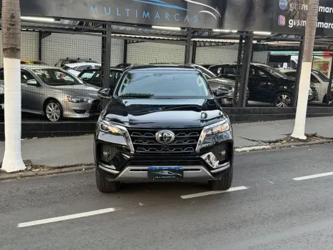 TOYOTA Hilux SW4 2.8 16V 4P SRX 4X4 7 LUGARES TURBO DIESEL AUTOM�TICO, Foto 6