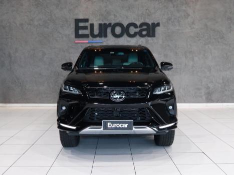 TOYOTA Hilux SW4 2.8 4P SRX 4X4 DIAMOND 7 LUGARES TURBO DIESEL AUTOM�TICO, Foto 2