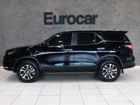 TOYOTA Hilux SW4 2.8 4P SRX 4X4 DIAMOND 7 LUGARES TURBO DIESEL AUTOM�TICO, Foto 5