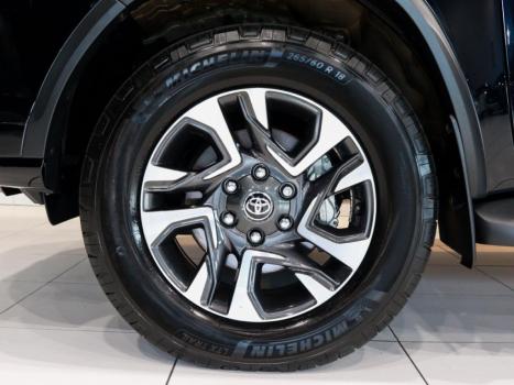 TOYOTA Hilux SW4 2.8 4P SRX 4X4 DIAMOND 7 LUGARES TURBO DIESEL AUTOM�TICO, Foto 18