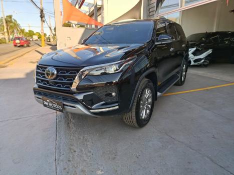 TOYOTA Hilux SW4 2.8 16V 4P SRX 4X4 7 LUGARES TURBO DIESEL AUTOMÁTICO, Foto 2