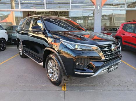 TOYOTA Hilux SW4 2.8 16V 4P SRX 4X4 7 LUGARES TURBO DIESEL AUTOMÁTICO, Foto 3