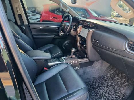 TOYOTA Hilux SW4 2.8 16V 4P SRX 4X4 7 LUGARES TURBO DIESEL AUTOMÁTICO, Foto 8