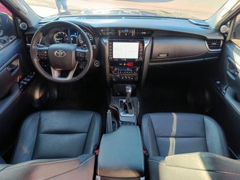 TOYOTA Hilux SW4 2.8 16V 4P SRX 4X4 7 LUGARES TURBO DIESEL AUTOMÁTICO, Foto 18