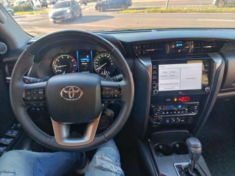TOYOTA Hilux SW4 2.8 16V 4P SRX 4X4 7 LUGARES TURBO DIESEL AUTOMÁTICO, Foto 21